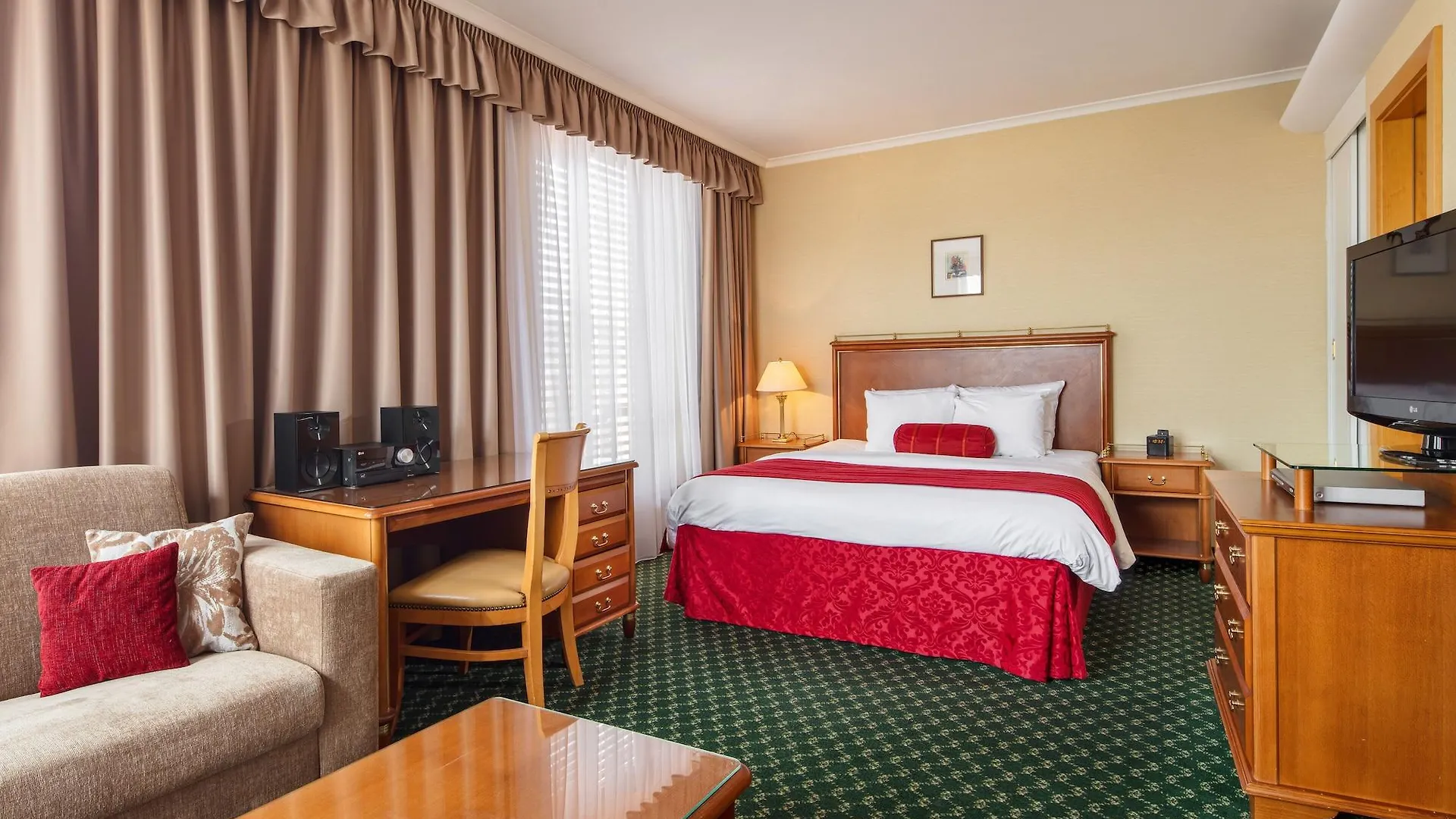 Mamaison Residence Downtown Praga 4*,